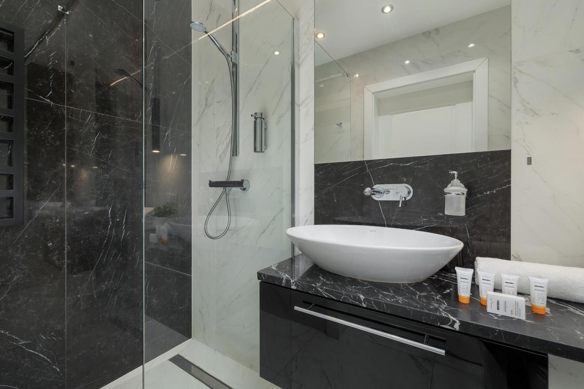 Modern & Comfy Apartment Rakowicka 6 Cracow By Renters Krakow Luaran gambar
